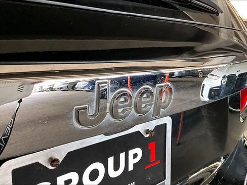 Used 2013 Jeep Grand Cherokee Limited w/ Luxury Group II image 30