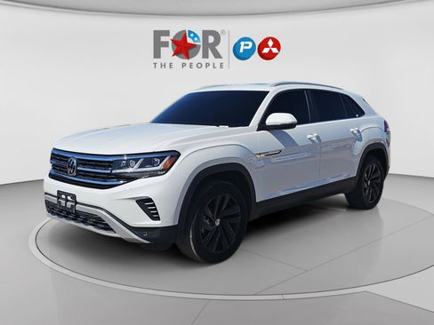 Used 2021 Volkswagen Atlas Cross Sport SE w/ Panoramic Sunroof Package FWD image 1