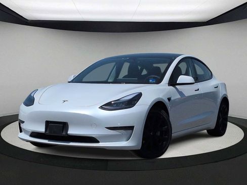 Used 2023 Tesla Model 3 Standard Range RWD image 1