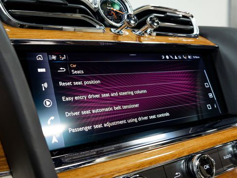 Used 2021 Bentley Bentayga w/ First Edition Specification AWD/4WD image 81