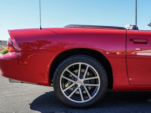 Used 2002 Chevrolet Camaro Z28 w/ SS Performance/Appearance Pkg RWD image 10