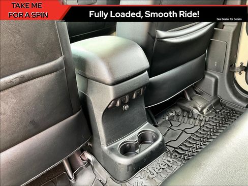 Used 2017 Jeep Wrangler Unlimited Rubicon w/ Dual Top Group AWD/4WD image 10