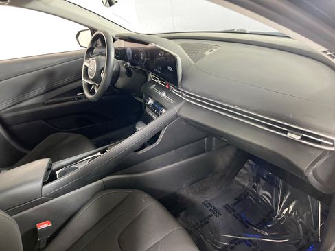 Used 2023 Hyundai Elantra SEL w/ Convenience Package FWD image 28
