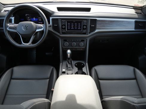 Certified 2023 Volkswagen Atlas Cross Sport SE image 10