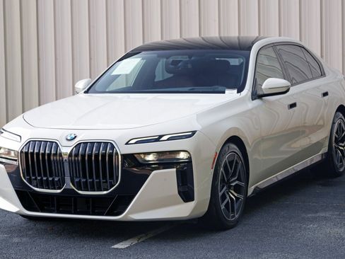 Used 2023 BMW 760i xDrive AWD/4WD image 59