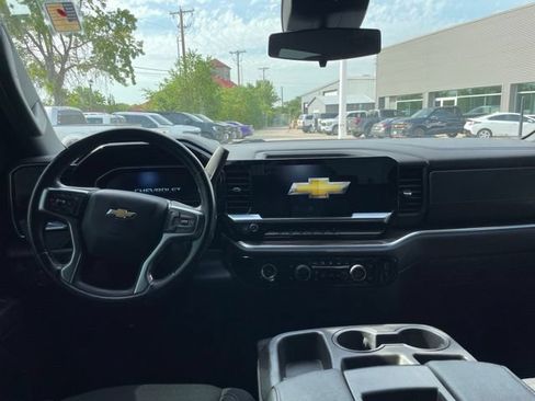 Used 2022 Chevrolet Silverado 1500 LT AWD/4WD image 14