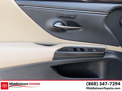 Used 2019 Lexus ES 350 w/ Premium Package image 10