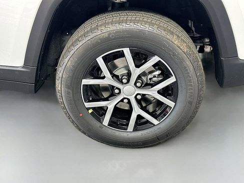 New 2025 Jeep Grand Cherokee Limited image 7