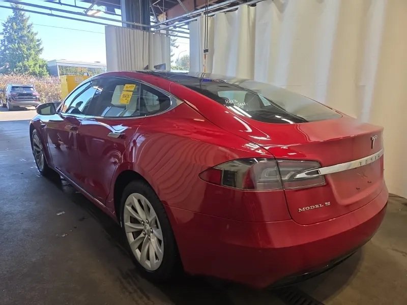 Used 2018 Tesla Model S 100D AWD/4WD image 2