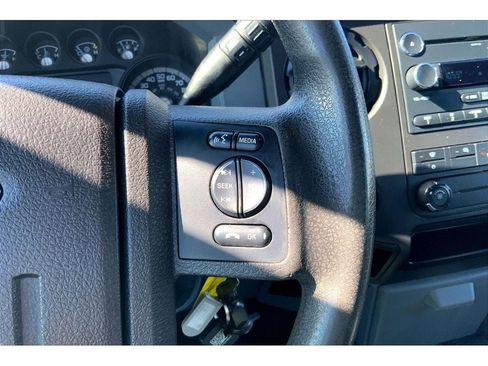 Used 2015 Ford F250 XL w/ Power Equipment Group AWD/4WD image 20