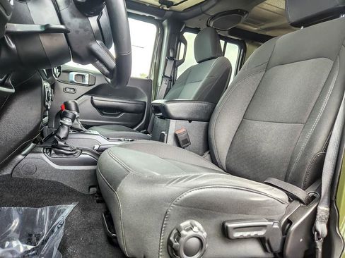 Used 2022 Jeep Wrangler Unlimited Sport AWD/4WD image 8