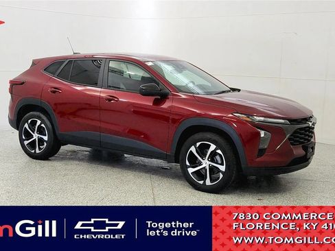 Used 2024 Chevrolet Trax RS w/ Driver Confidence Package FWD image 1