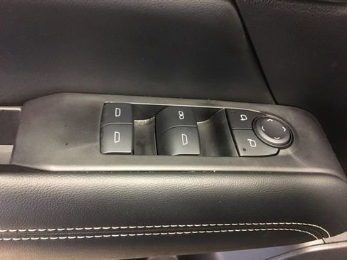 Used 2025 GMC Terrain Elevation image 32