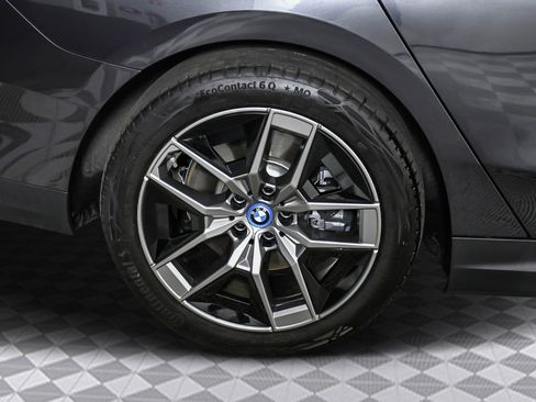 Used 2025 BMW i5 xDrive40 w/ Premium Package image 31