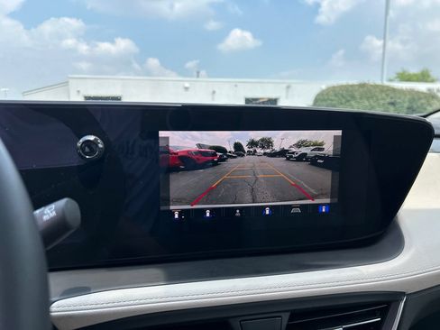 Certified 2024 Buick Encore GX Avenir w/ Avenir Technology Package FWD image 25