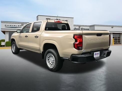 Used 2024 Chevrolet Colorado W/T RWD image 3
