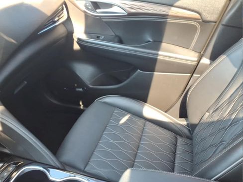 Used 2023 Buick Envision Avenir FWD image 19
