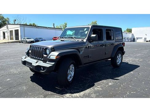 Used 2022 Jeep Wrangler Unlimited Sport AWD/4WD image 3