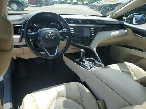 Used 2020 Toyota Camry XLE w/ Navigation Package FWD image 10