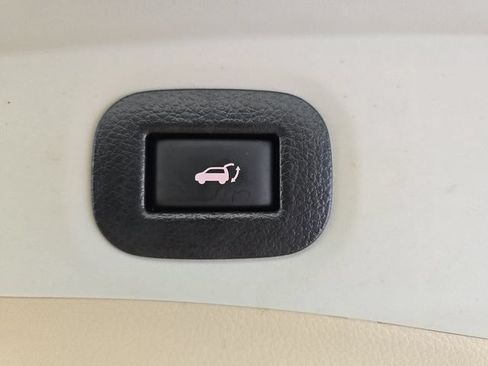 Used 2019 Nissan Rogue SV w/ Premium Package AWD/4WD image 34