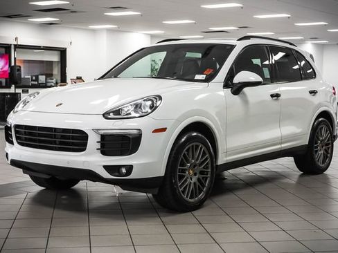 Used 2017 Porsche Cayenne Platinum Edition AWD/4WD image 2