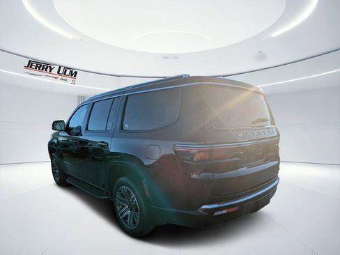 Used 2024 Jeep Wagoneer Series II image 5