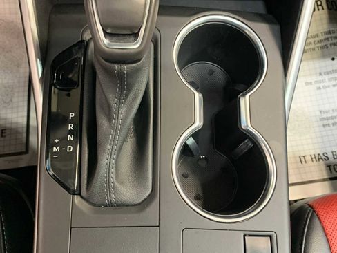 Used 2023 Toyota Highlander XSE image 8