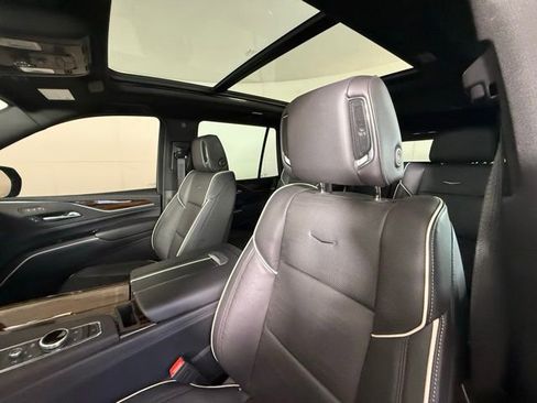 Used 2023 Cadillac Escalade Premium Luxury image 14
