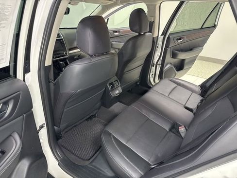 Used 2018 Subaru Outback 3.6R Limited AWD/4WD image 28