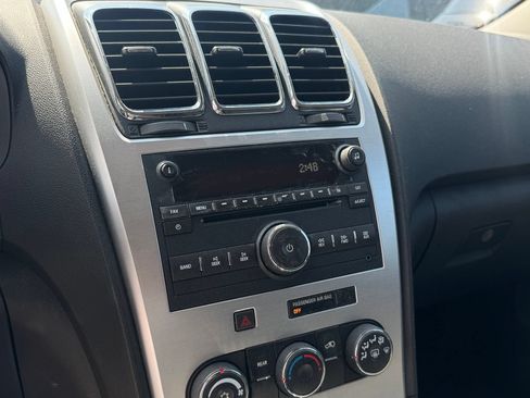 Used 2009 GMC Acadia SLE FWD image 17