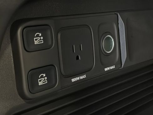 Used 2024 Rivian R1S Adventure AWD/4WD image 7
