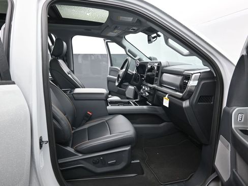 Used 2026 Ford F250 Lariat w/ Tremor Off-Road Package AWD/4WD image 32