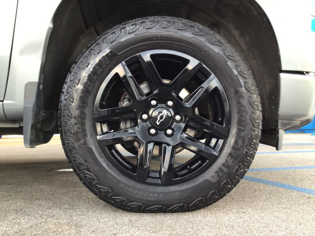 Used 2023 Chevrolet Silverado 1500 RST w/ LPO, Dark Essentials Package AWD/4WD image 16