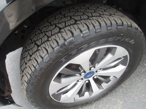 Used 2019 Ford F150 XL w/ Equipment Group 101A Mid AWD/4WD image 13