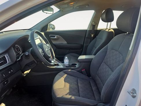 Used 2019 Kia Niro FE FWD image 9