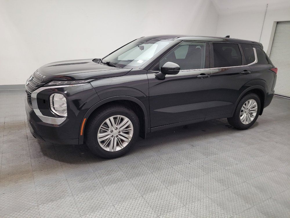 Used 2022 Mitsubishi Outlander ES AWD/4WD image 2