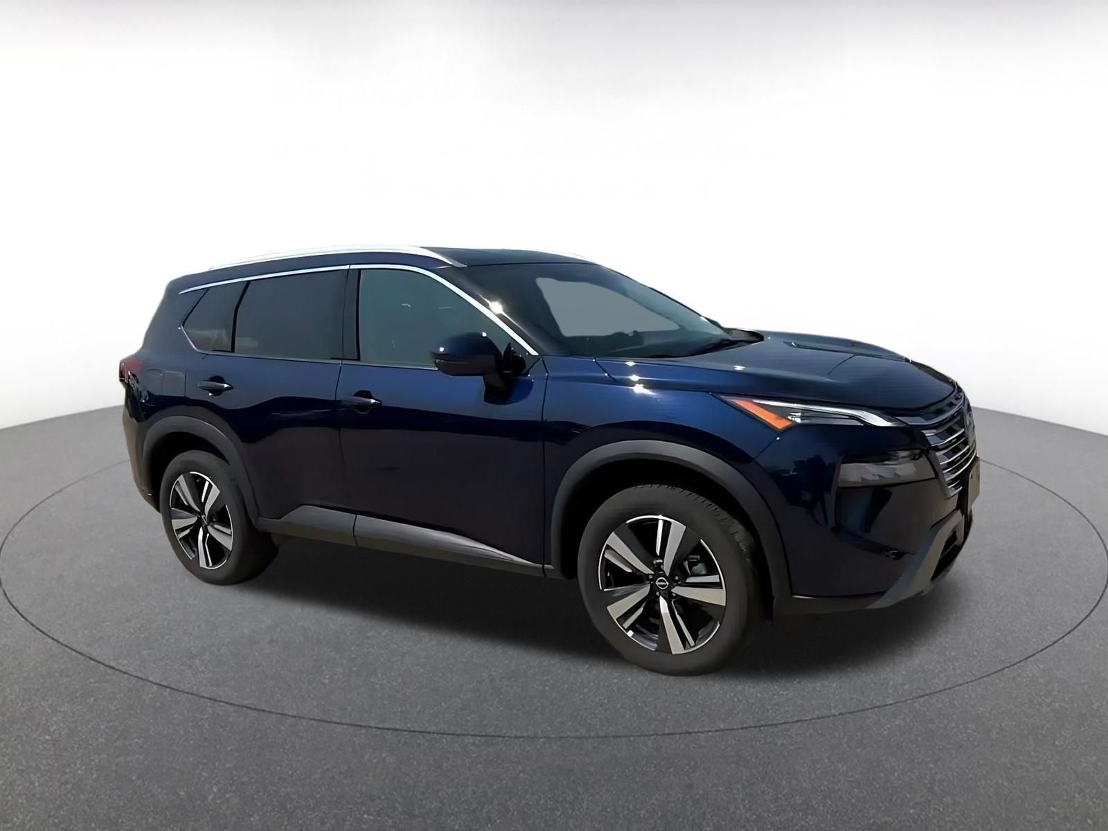Used 2026 Nissan Rogue SL AWD/4WD image 2