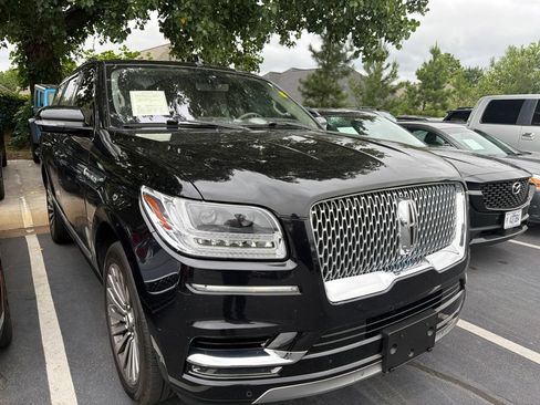 Used 2020 Lincoln Navigator Reserve w/ Luxury Package AWD/4WD image 2