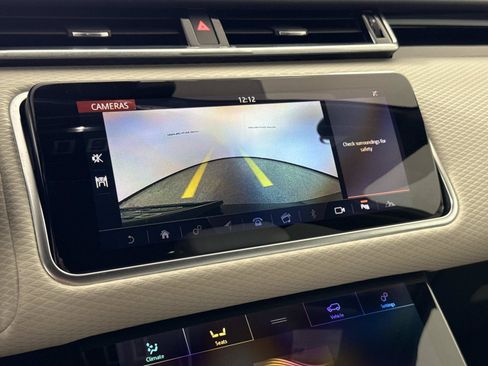 Used 2018 Land Rover Range Rover Velar R-Dynamic SE AWD/4WD image 25