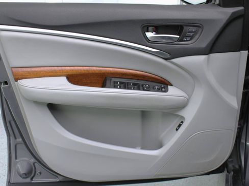 Used 2018 Acura MDX FWD w/ Advance Package image 35