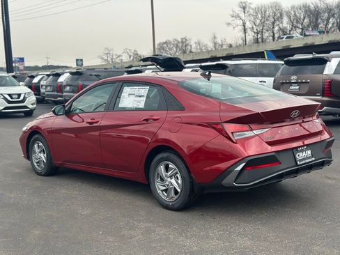 New 2026 Hyundai Elantra SE image 5