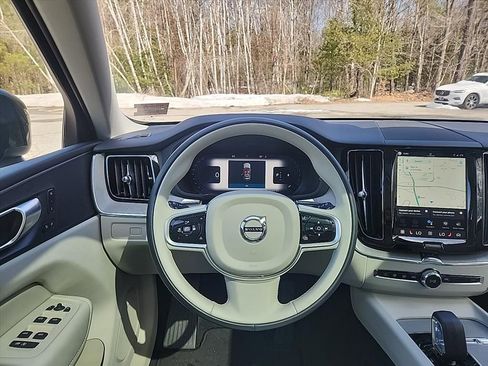 Certified 2025 Volvo XC60 B5 Plus AWD/4WD image 30