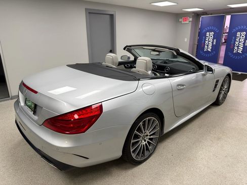 Used 2018 Mercedes-Benz SL 550 image 6