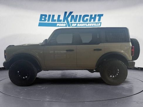 New 2025 Ford Bronco 4-Door image 2