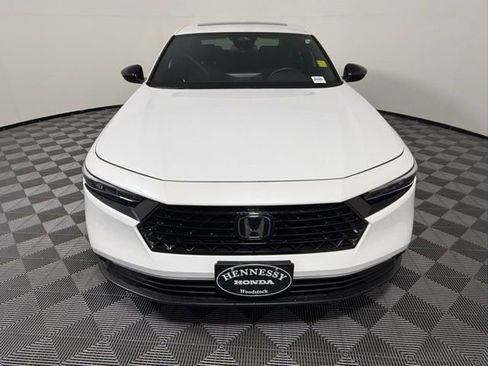 Used 2024 Honda Accord Sport image 9