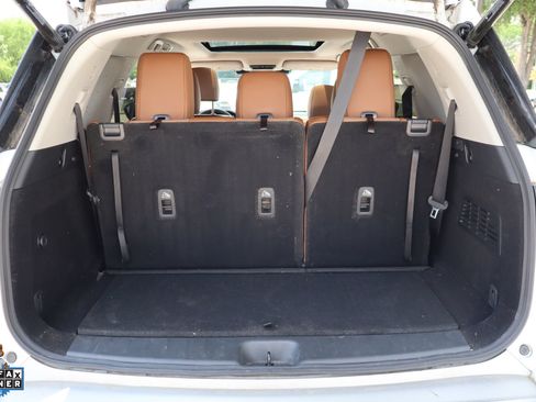Used 2025 Nissan Pathfinder Platinum FWD image 27