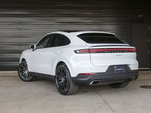 New 2025 Porsche Cayenne Coupe image 3
