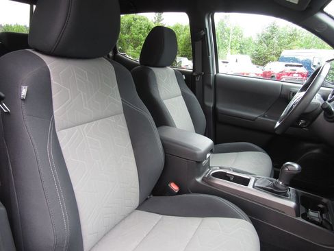 Certified 2023 Toyota Tacoma TRD Off-Road w/ Black Out Package (TMS) AWD/4WD image 23