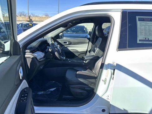 Used 2024 Jeep Compass Latitude image 21