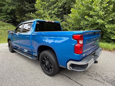 Used 2022 Chevrolet Silverado 1500 LT AWD/4WD image 9